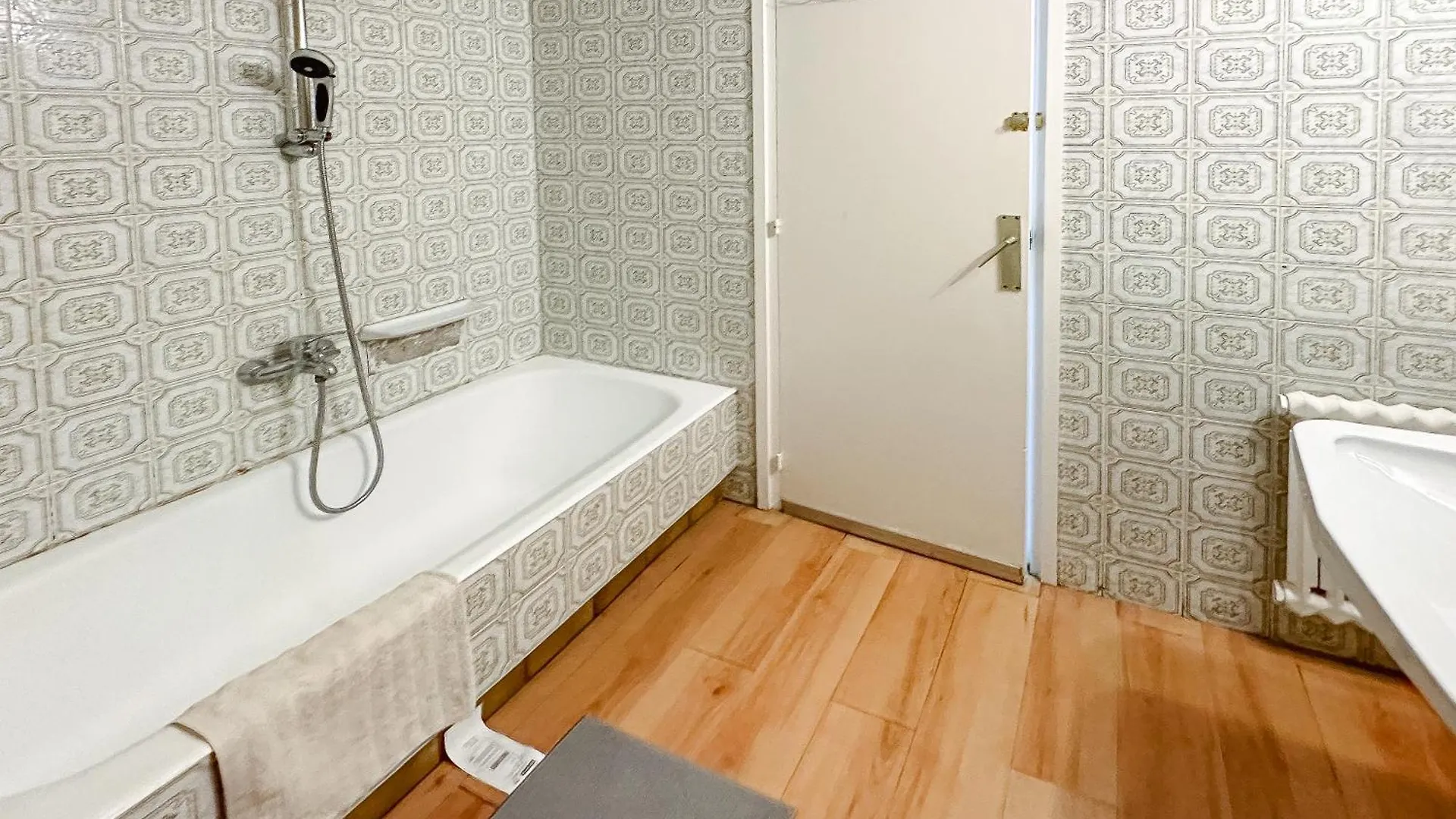 Lovely Rooms In Shared Apartment Gracia Neighborhood Barcelona