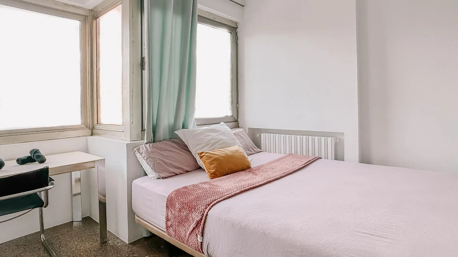 Lovely Rooms In Shared Apartment Gracia Neighborhood Barcelona 0*,  Spain