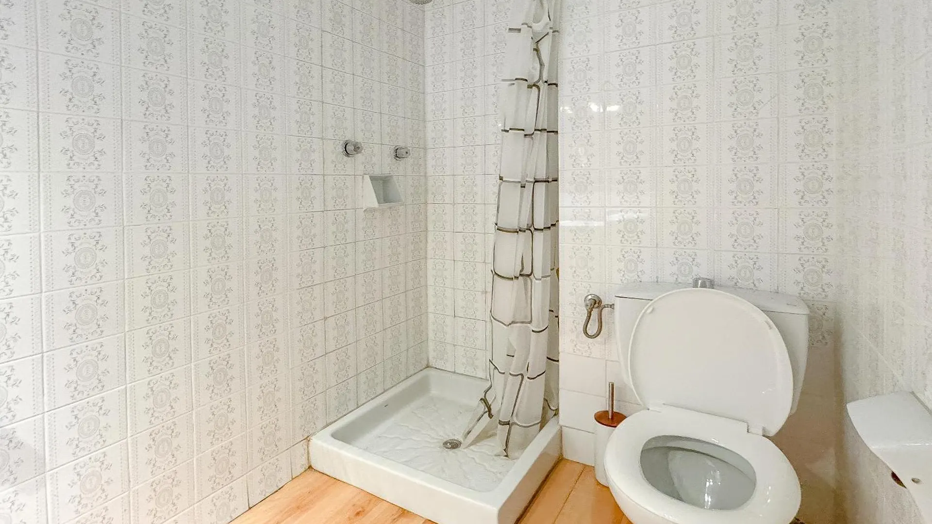 Lovely Rooms In Shared Apartment Gracia Neighborhood Barcelona